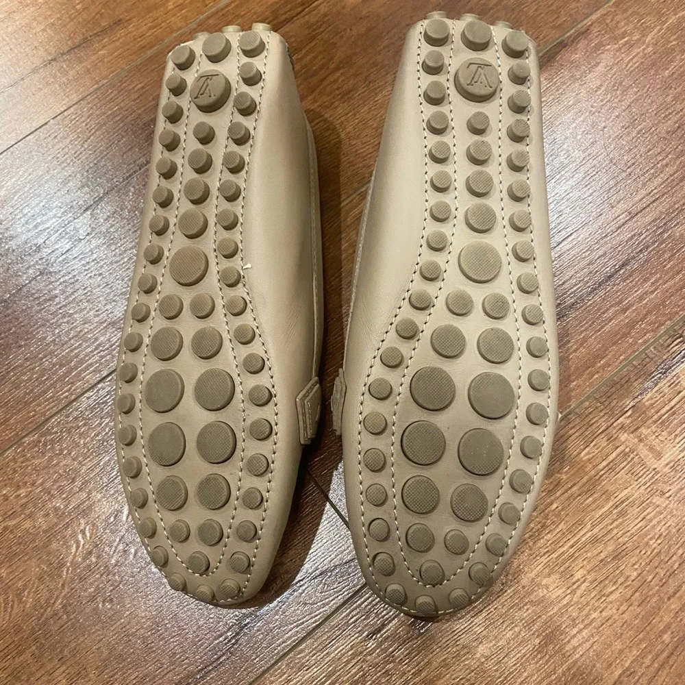 Louis Vuitton Cream and Tan Loafers with Gold Logo - Picture 7 of 7